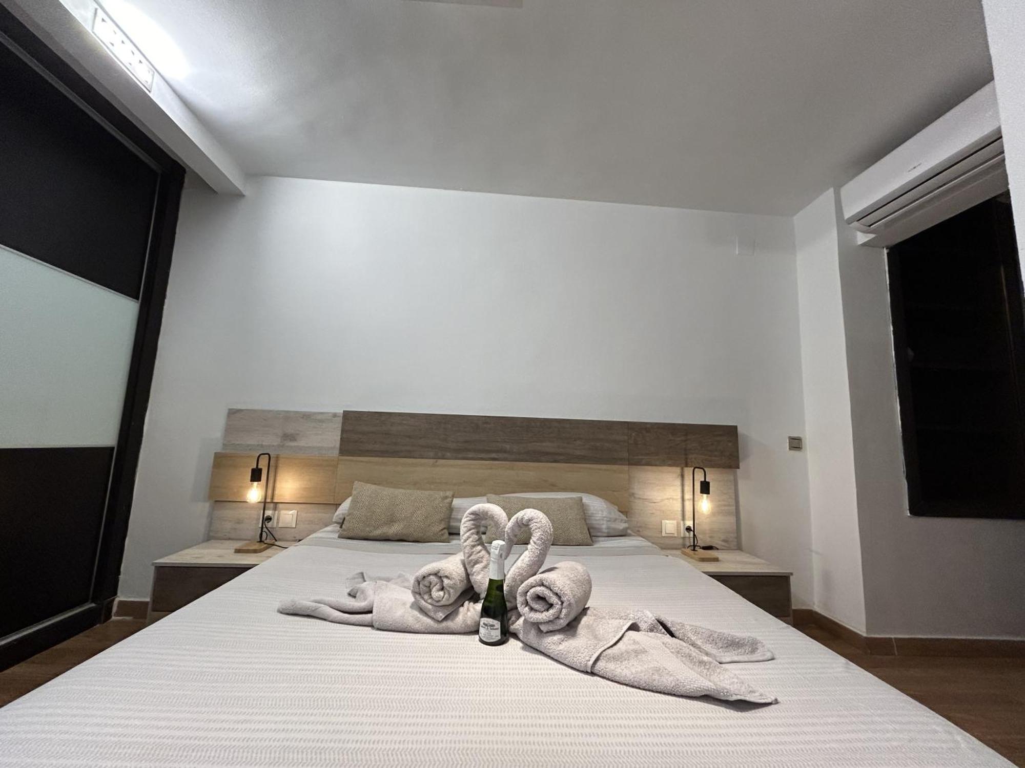 הואלבה Lujo A Tu Alcance Con Spa Y Garaje Pleno Centro מראה חיצוני תמונה