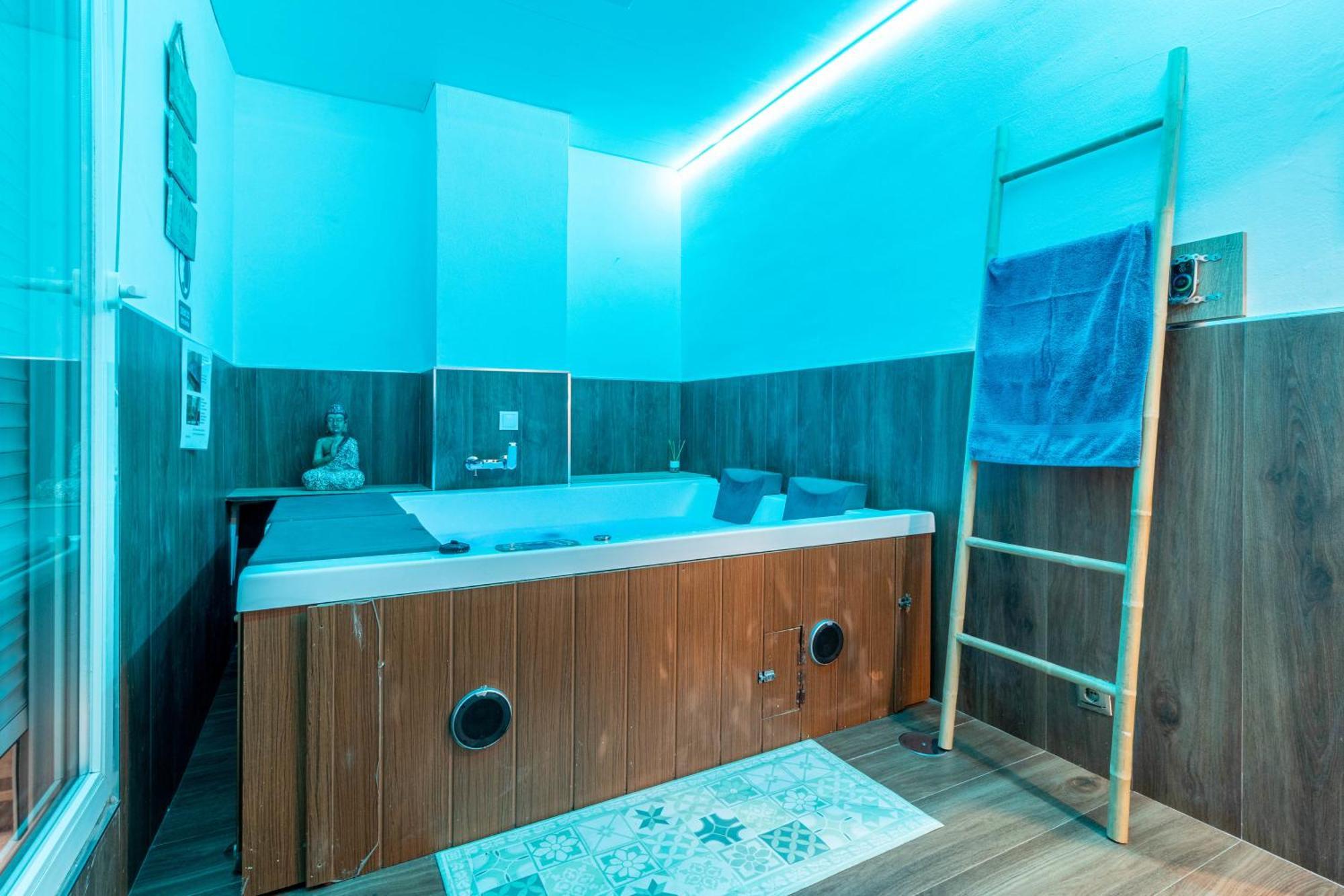 הואלבה Lujo A Tu Alcance Con Spa Y Garaje Pleno Centro מראה חיצוני תמונה